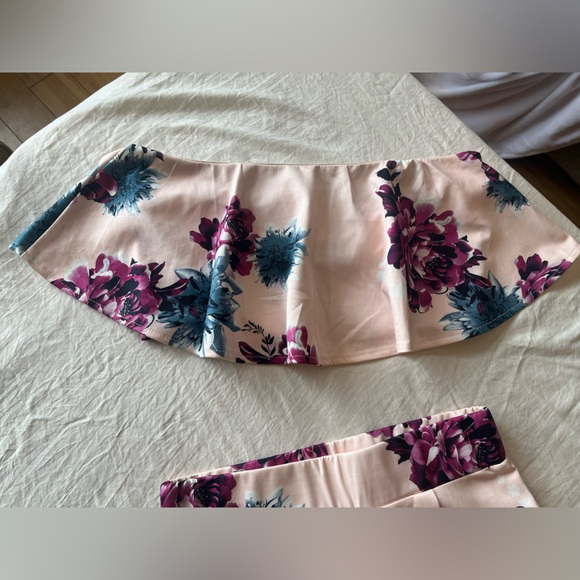 Cropped top and mid rise pant set by Solaris - Picture 11 of 11